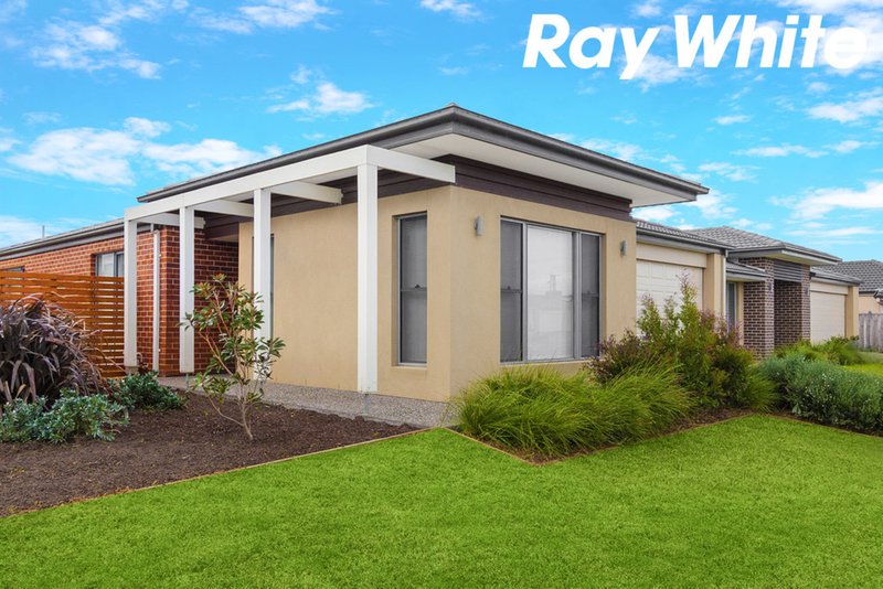 8 Bremer Street, Clyde North VIC 3978