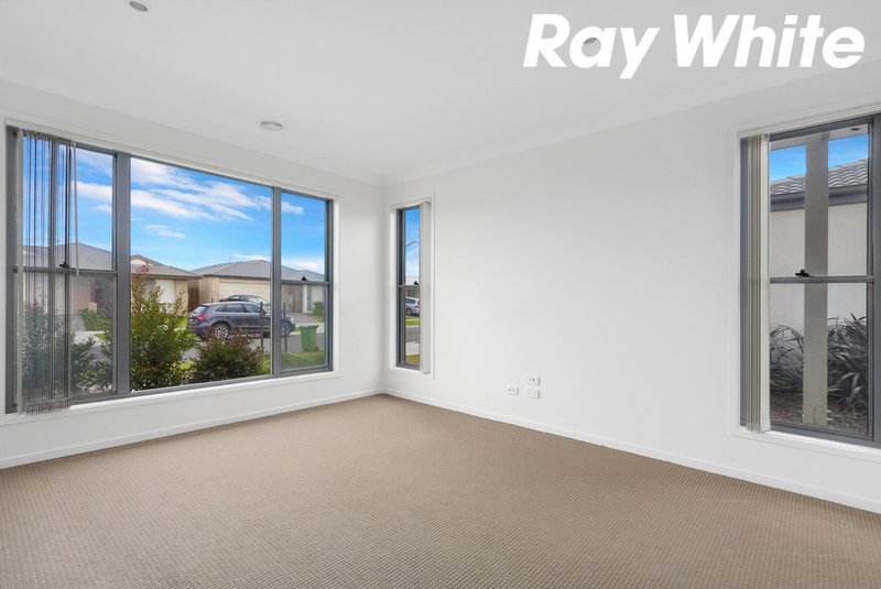 Photo - 8 Bremer Street, Clyde North VIC 3978 - Image 2