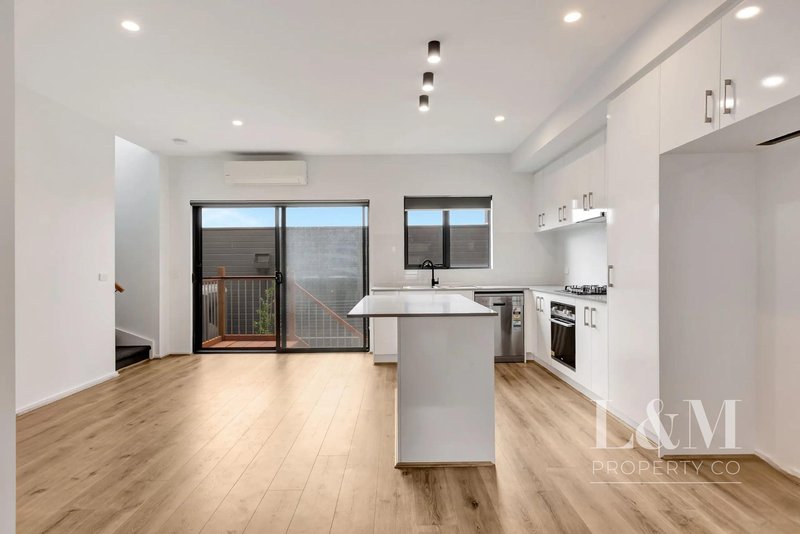 Photo - 8 Brendan Road, Greenvale VIC 3059 - Image 2