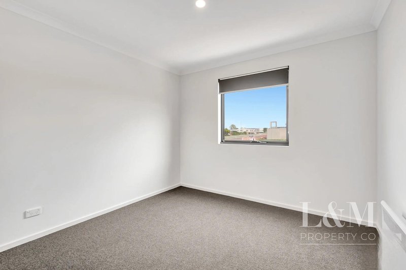 Photo - 8 Brendan Road, Greenvale VIC 3059 - Image 5