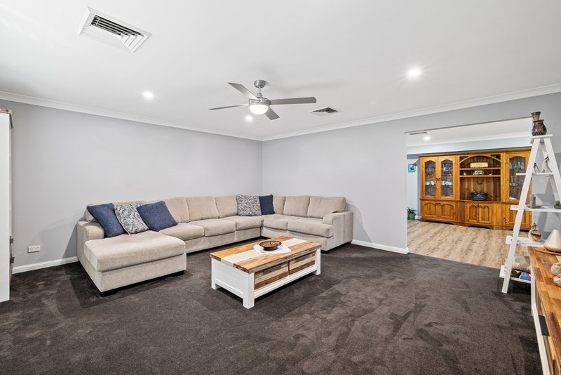 Photo - 8 Briarwood Avenue, Glenmore Park NSW 2745 - Image 11