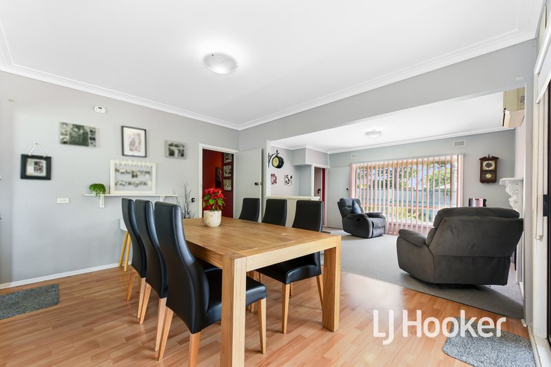 Photo - 8 Bride Avenue, Hampton Park VIC 3976 - Image 6