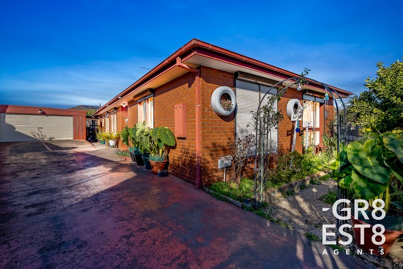 Photo - 8 Bridle Court, Endeavour Hills VIC 3802 - Image 2