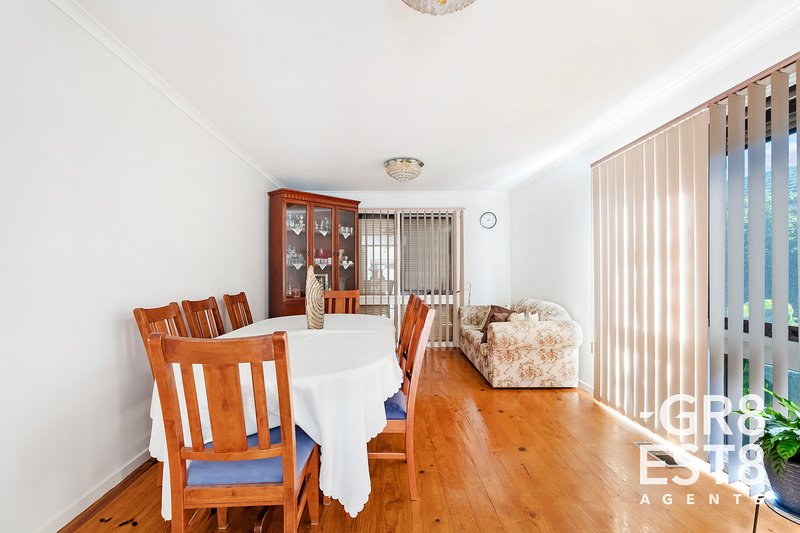 Photo - 8 Bridle Court, Endeavour Hills VIC 3802 - Image 4