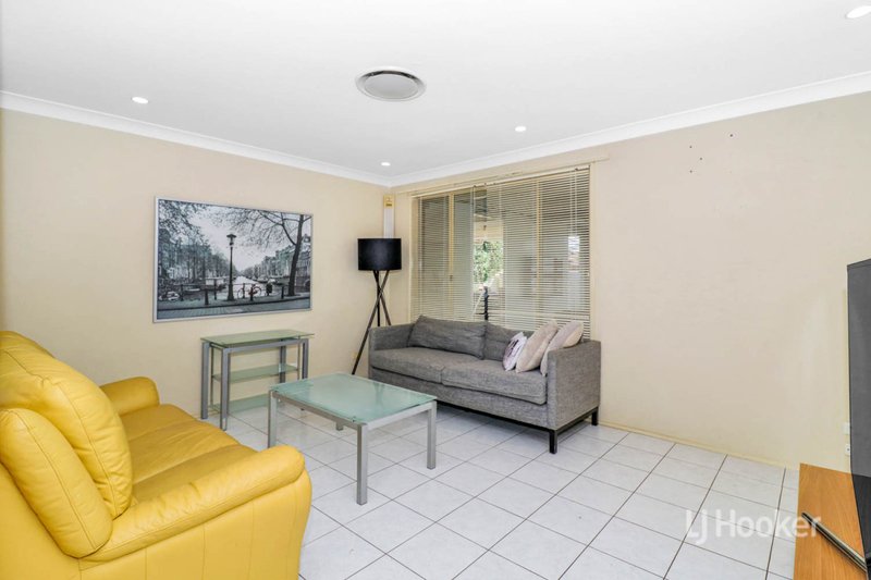 Photo - 8 Brierley Crescent, Plumpton NSW 2761 - Image 2