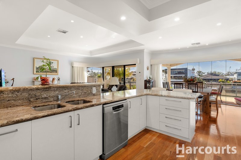 Photo - 8 Brindabella Crescent, Halls Head WA 6210 - Image 8