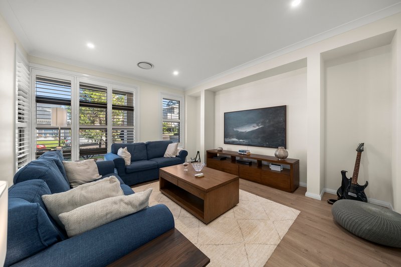 Photo - 8 Brindle Parkway, Box Hill NSW 2765 - Image 6