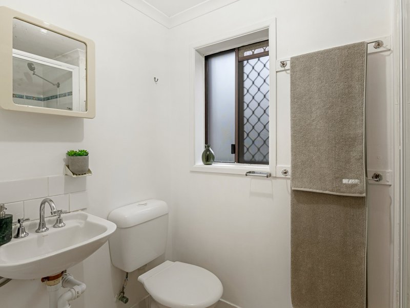 Photo - 8 Brinkworth Place, Indooroopilly QLD 4068 - Image 19