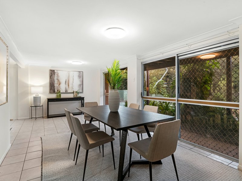 Photo - 8 Brinkworth Place, Indooroopilly QLD 4068 - Image 20