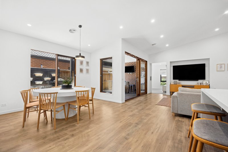 Photo - 8 Brisbane Street, Lara VIC 3212 - Image 5