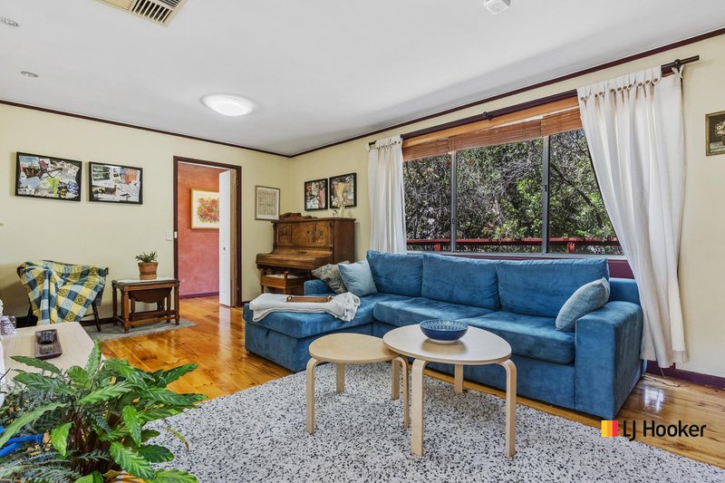 Photo - 8 Brooke Place, Wanniassa ACT 2903 - Image 2