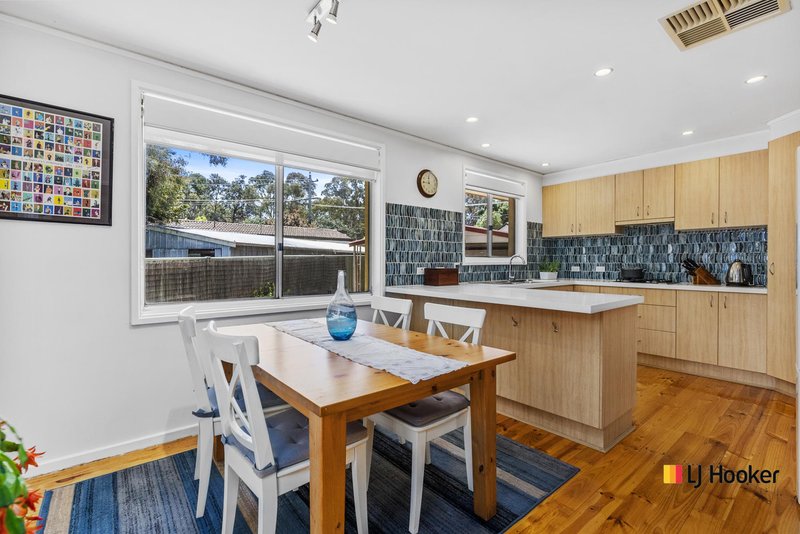 Photo - 8 Brooke Place, Wanniassa ACT 2903 - Image 3