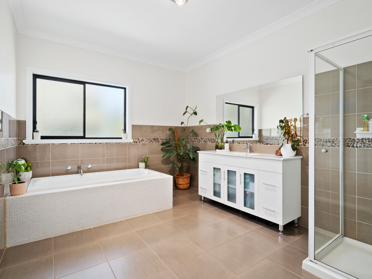 4-bedroom house at 8 Browne Street, Tocumwal, NSW 2714, Berrigan, New South Wales