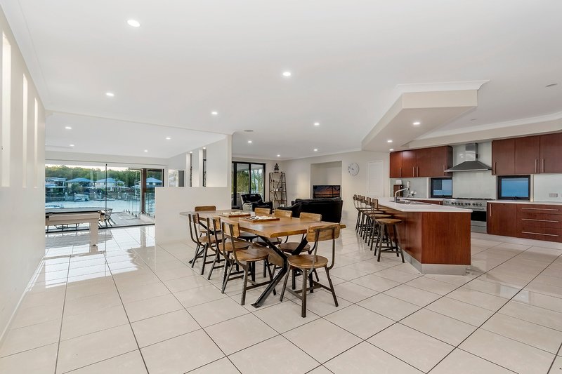 Photo - 8 Buccaneer Way, Coomera Waters QLD 4209 - Image 6