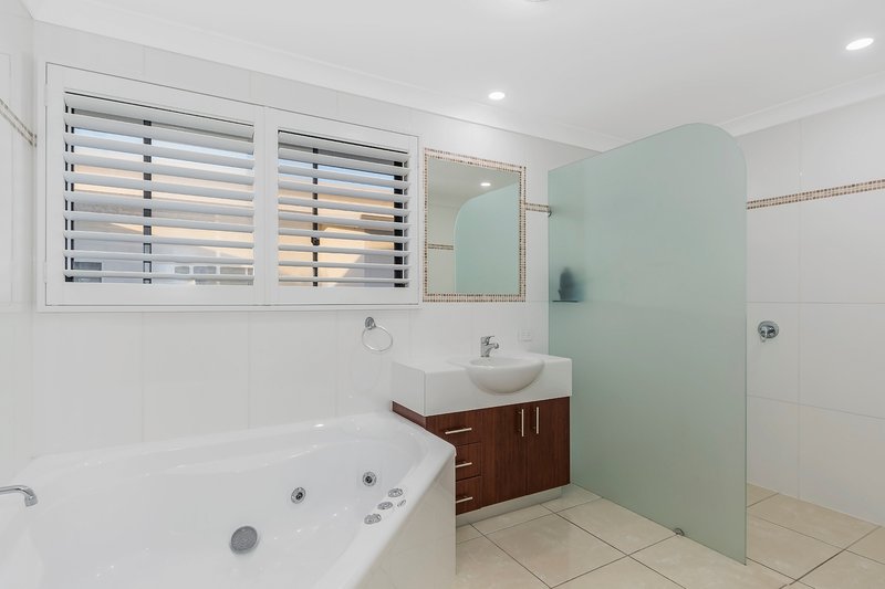 Photo - 8 Buccaneer Way, Coomera Waters QLD 4209 - Image 9