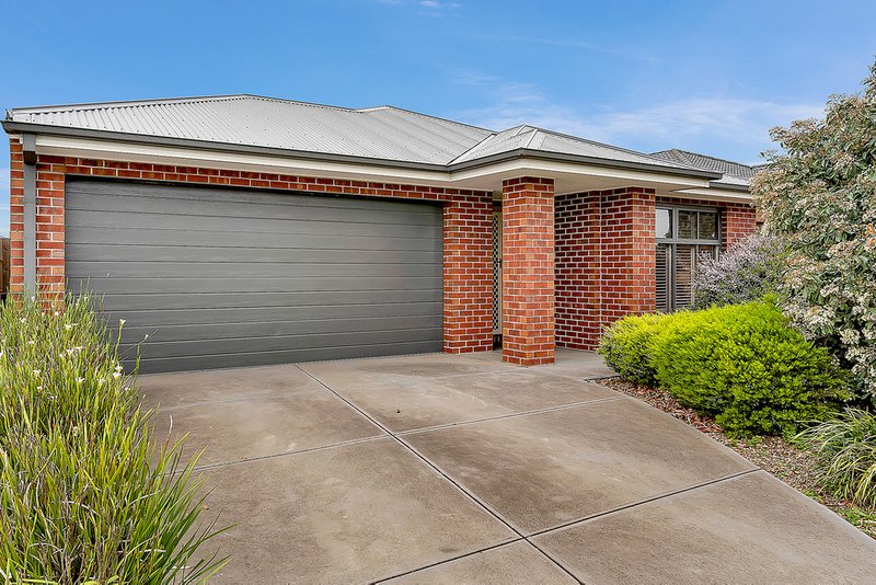 8 Buckland Hill Drive, Wallan VIC 3756