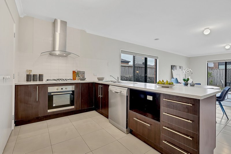 Photo - 8 Buckland Hill Drive, Wallan VIC 3756 - Image 7