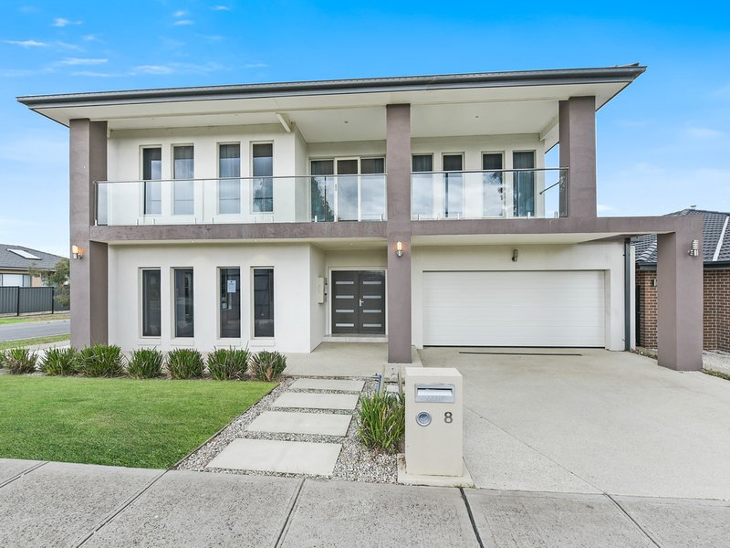 8 Buckskin Drive, Clyde North VIC 3978