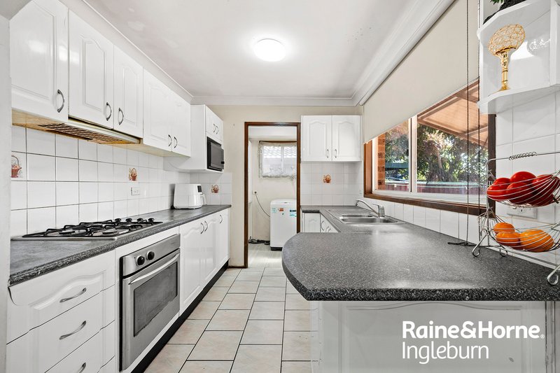 Photo - 8 Buick Place, Ingleburn NSW 2565 - Image 3