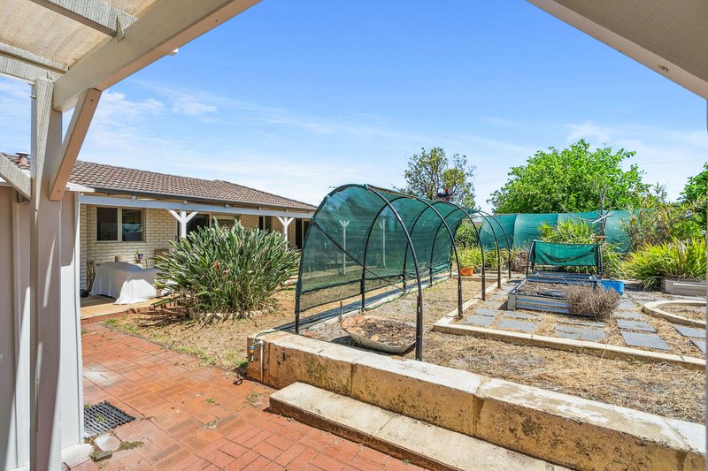 Photo - 8 Bulla Street, Lesmurdie WA 6076 - Image 18