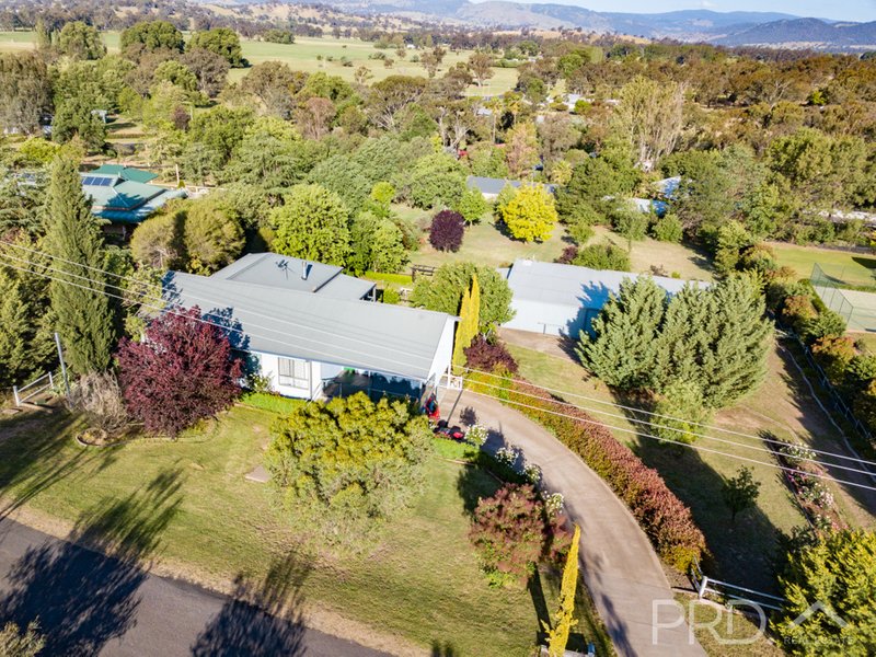 Photo - 8 Bundara Crescent, Tumut NSW 2720 - Image 2