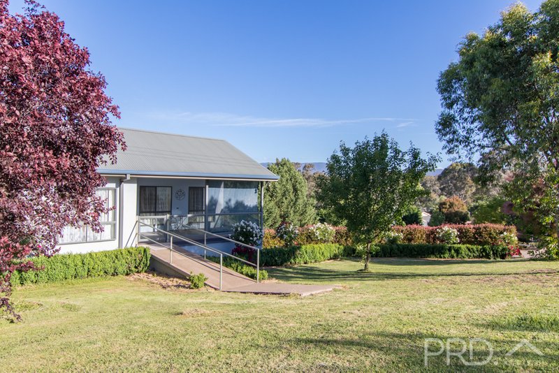 Photo - 8 Bundara Crescent, Tumut NSW 2720 - Image 4