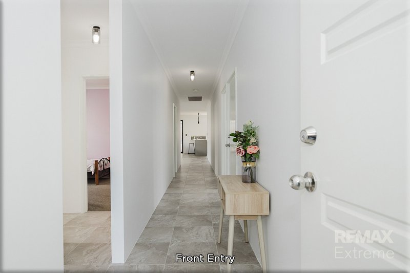 Photo - 8 Bundjalung Rise, Yanchep WA 6035 - Image 3