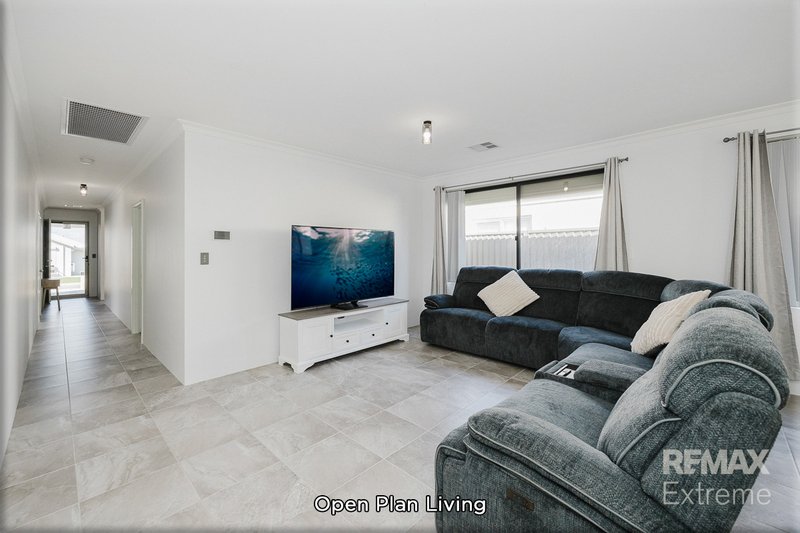 Photo - 8 Bundjalung Rise, Yanchep WA 6035 - Image 7