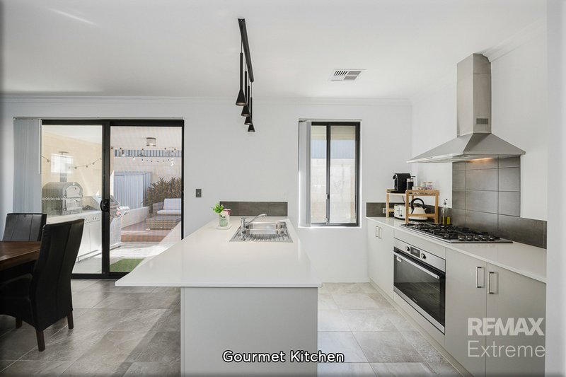 Photo - 8 Bundjalung Rise, Yanchep WA 6035 - Image 11