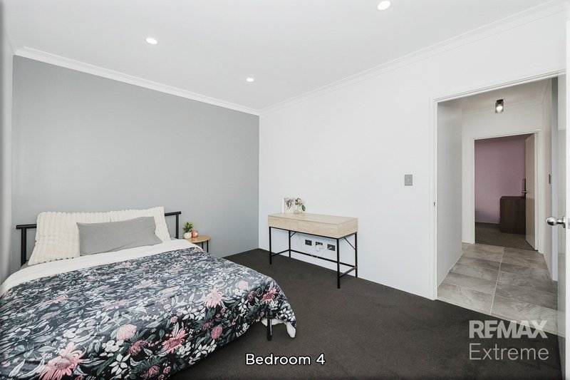 Photo - 8 Bundjalung Rise, Yanchep WA 6035 - Image 14