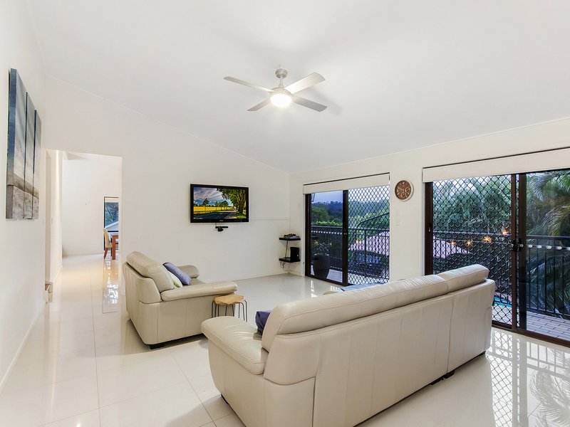 Photo - 8 Bunya Court, Helensvale QLD 4212 - Image 9