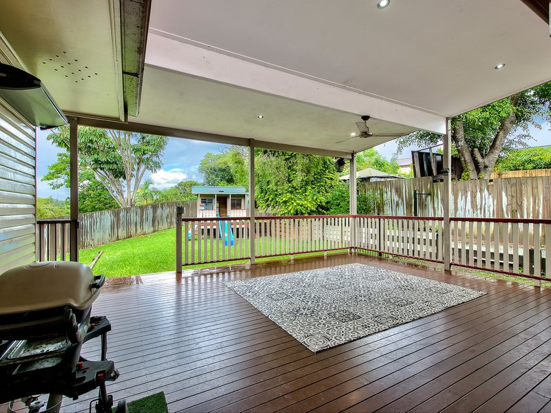 Photo - 8 Burbank Street, Stafford Heights QLD 4053 - Image 5