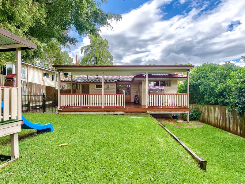 Photo - 8 Burbank Street, Stafford Heights QLD 4053 - Image 9