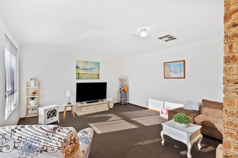 Photo - 8 Burges Street, Noranda WA 6062 - Image 4