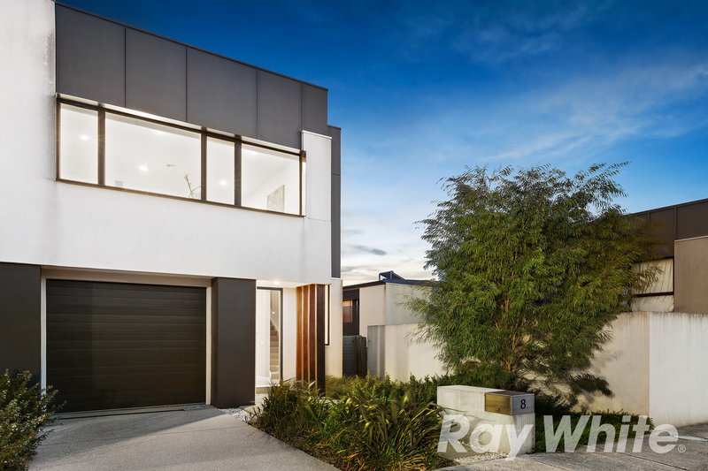 8 Burn Nar Look Drive, Burwood VIC 3125