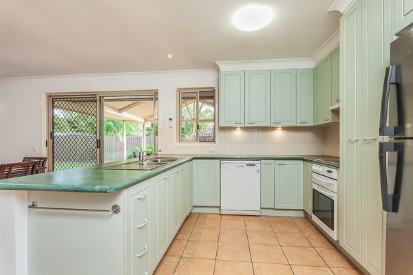 Photo - 8 Burnett Drive, Murrumba Downs QLD 4503 - Image 10