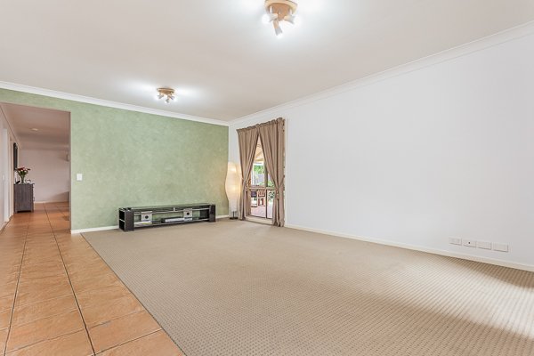 Photo - 8 Burnett Drive, Murrumba Downs QLD 4503 - Image 12