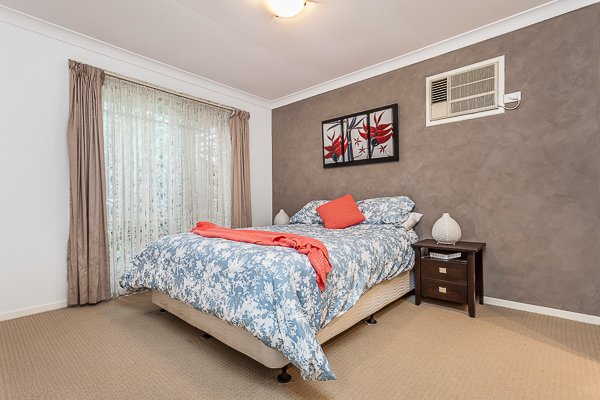 Photo - 8 Burnett Drive, Murrumba Downs QLD 4503 - Image 13