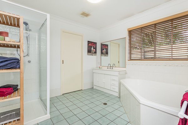 Photo - 8 Burnett Drive, Murrumba Downs QLD 4503 - Image 16
