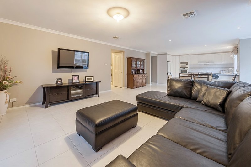 Photo - 8 Burniston Avenue, Craigieburn VIC 3064 - Image 3