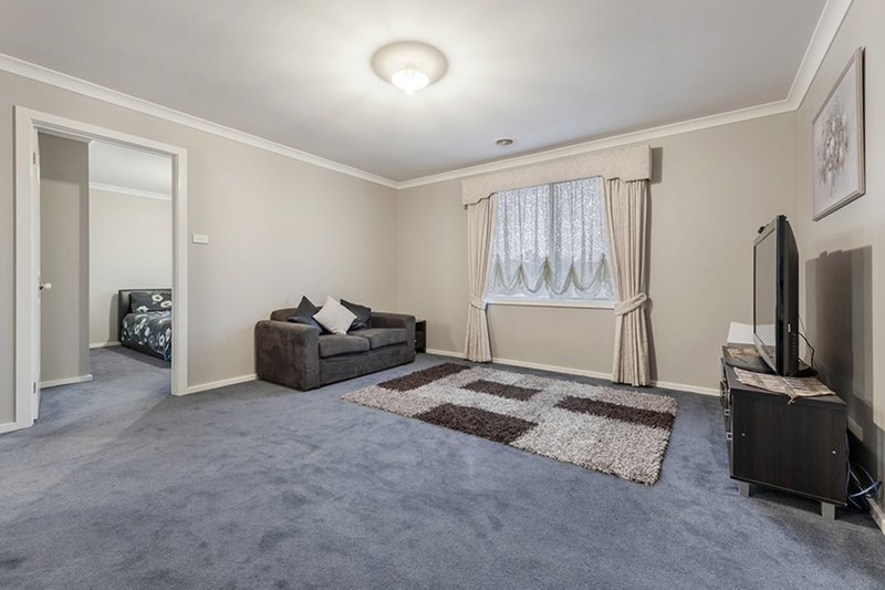 Photo - 8 Burniston Avenue, Craigieburn VIC 3064 - Image 6