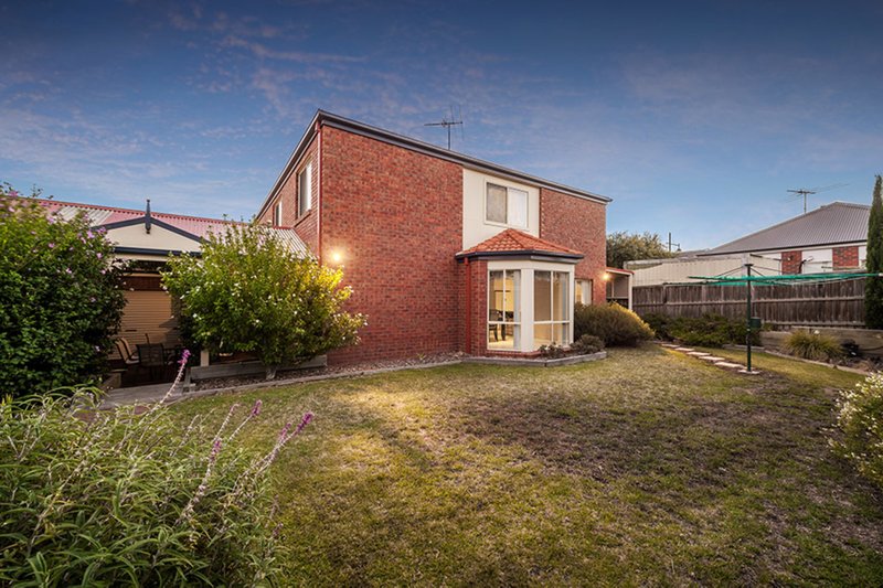 Photo - 8 Burniston Avenue, Craigieburn VIC 3064 - Image 10