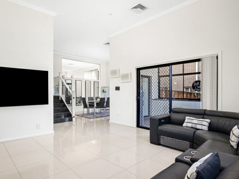 Photo - 8 Burriang Way, Pemulwuy NSW 2145 - Image 3