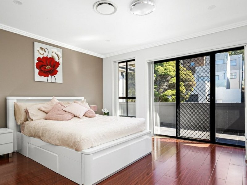 Photo - 8 Burriang Way, Pemulwuy NSW 2145 - Image 8