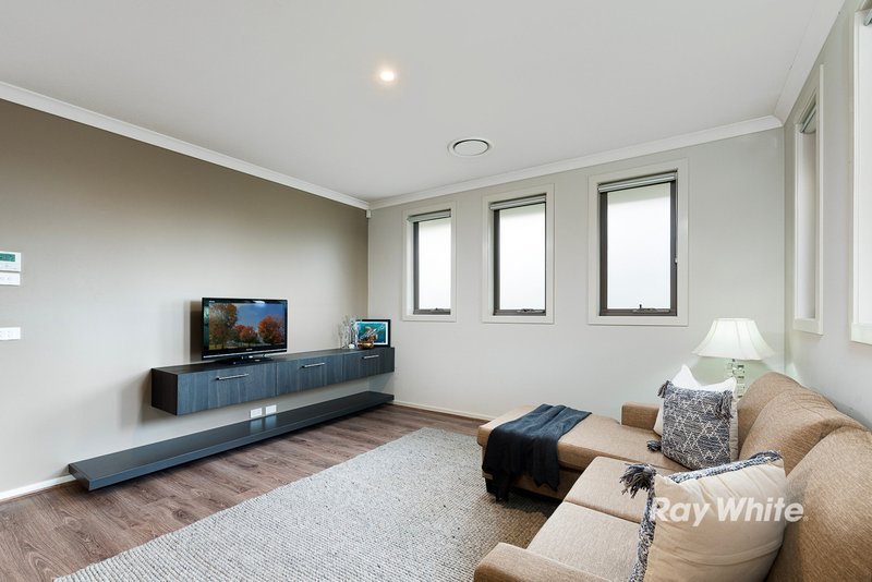 Photo - 8 Bush Paddock Avenue, Kellyville NSW 2155 - Image 5