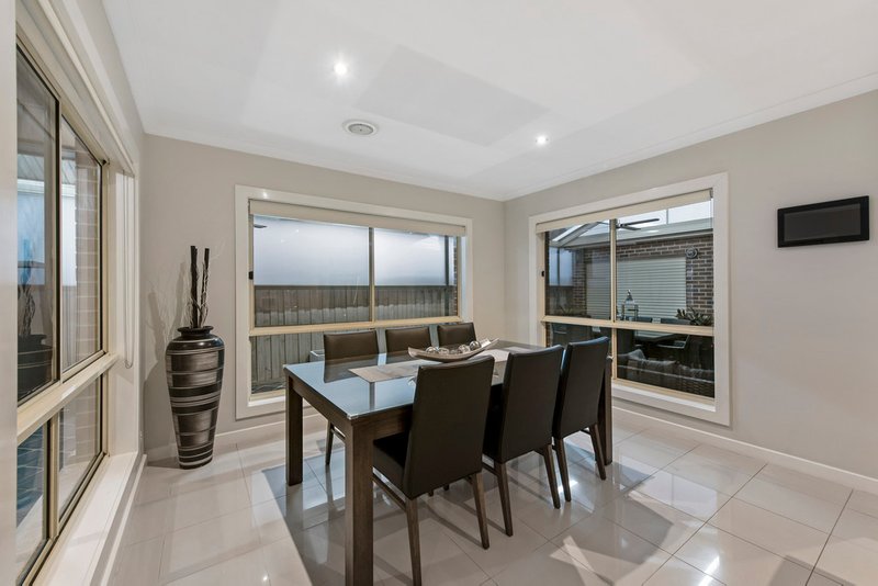 Photo - 8 Byron Place, Taylors Hill VIC 3037 - Image 5