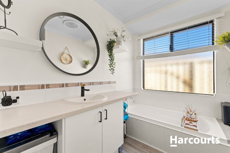 Photo - 8 Calder Nook, Lakelands WA 6180 - Image 14