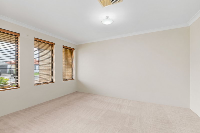 Photo - 8 Calgary Street, Southern River WA 6110 - Image 6