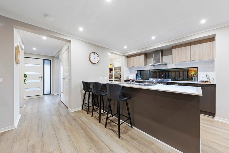 Photo - 8 Callistemon Street, Officer VIC 3809 - Image 5