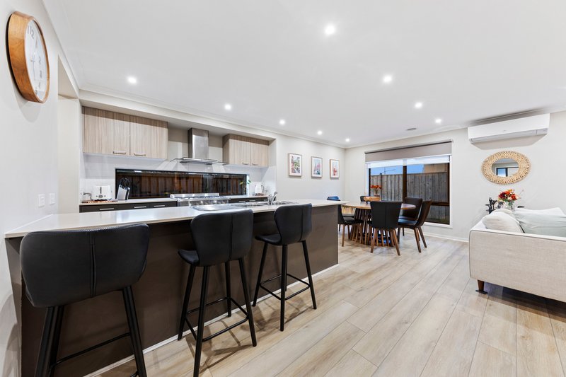 Photo - 8 Callistemon Street, Officer VIC 3809 - Image 6
